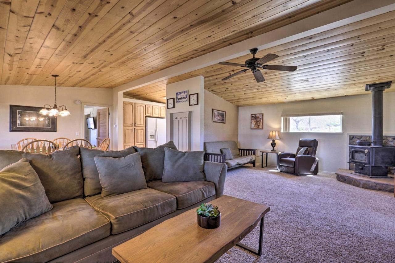 Rustic Bullhead City Retreat With Porch And Views エクステリア 写真