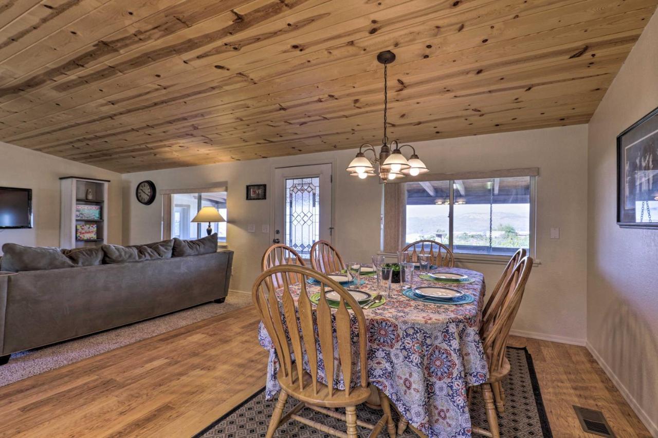 Rustic Bullhead City Retreat With Porch And Views エクステリア 写真