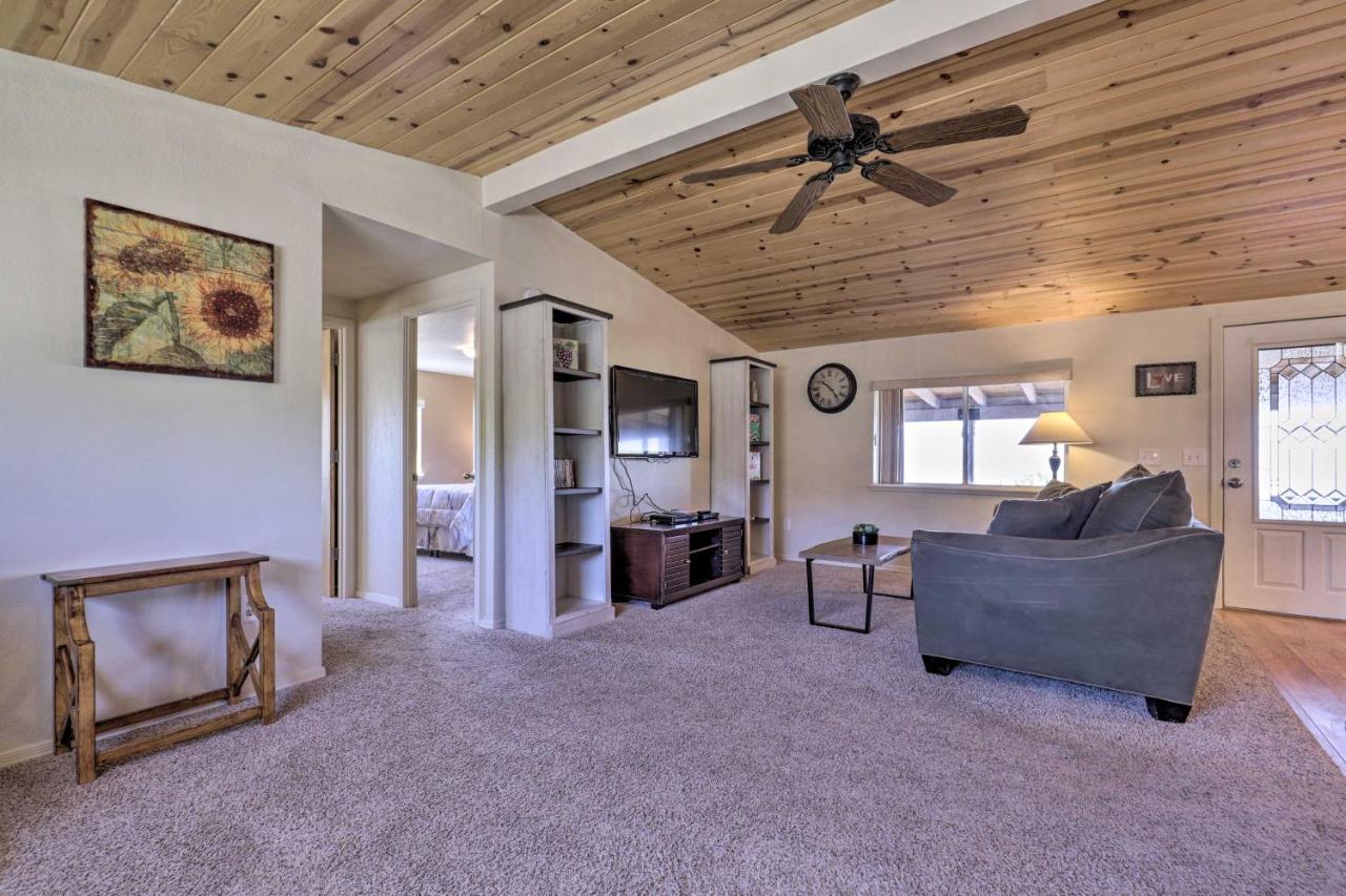 Rustic Bullhead City Retreat With Porch And Views エクステリア 写真