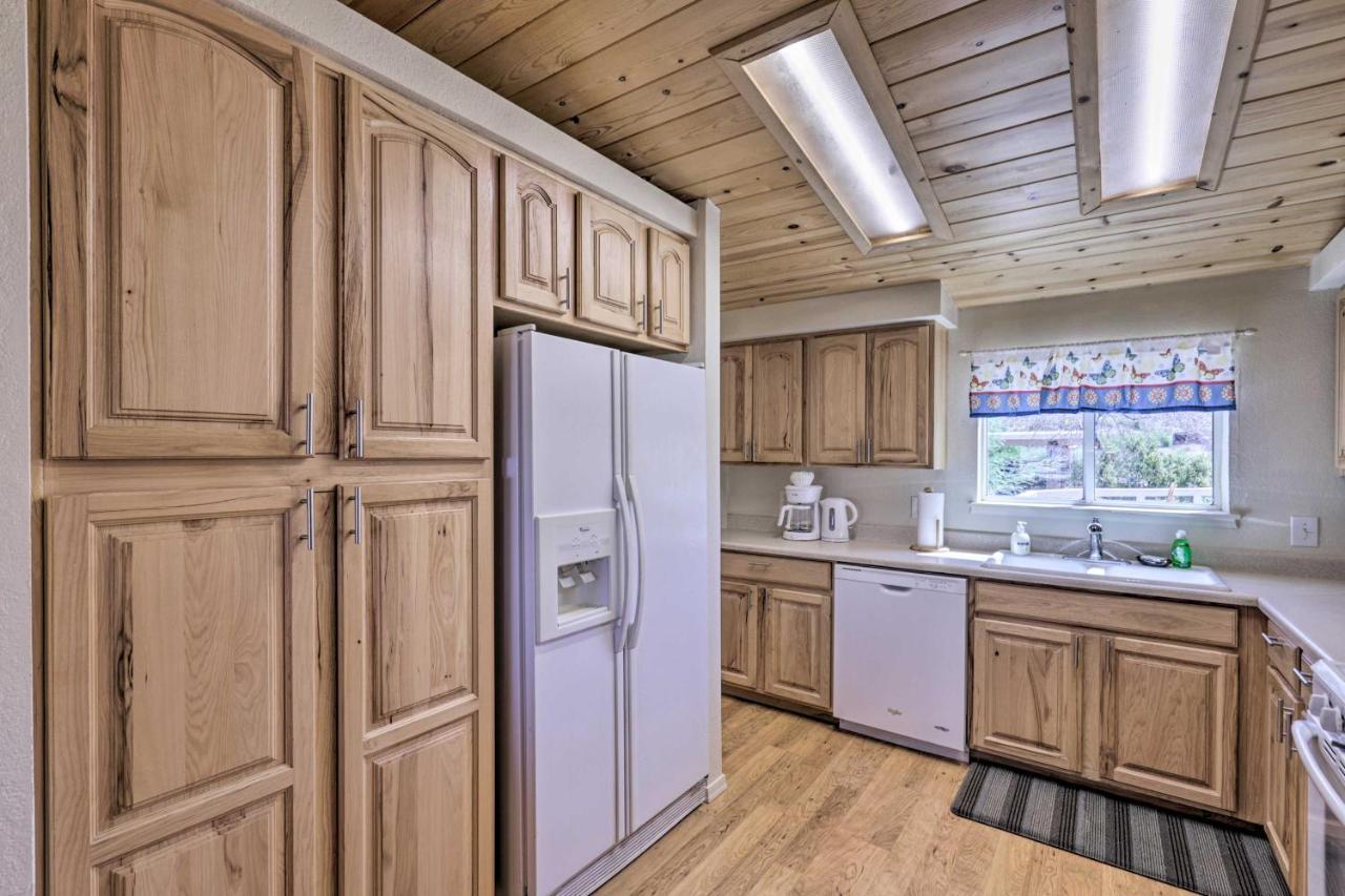 Rustic Bullhead City Retreat With Porch And Views エクステリア 写真