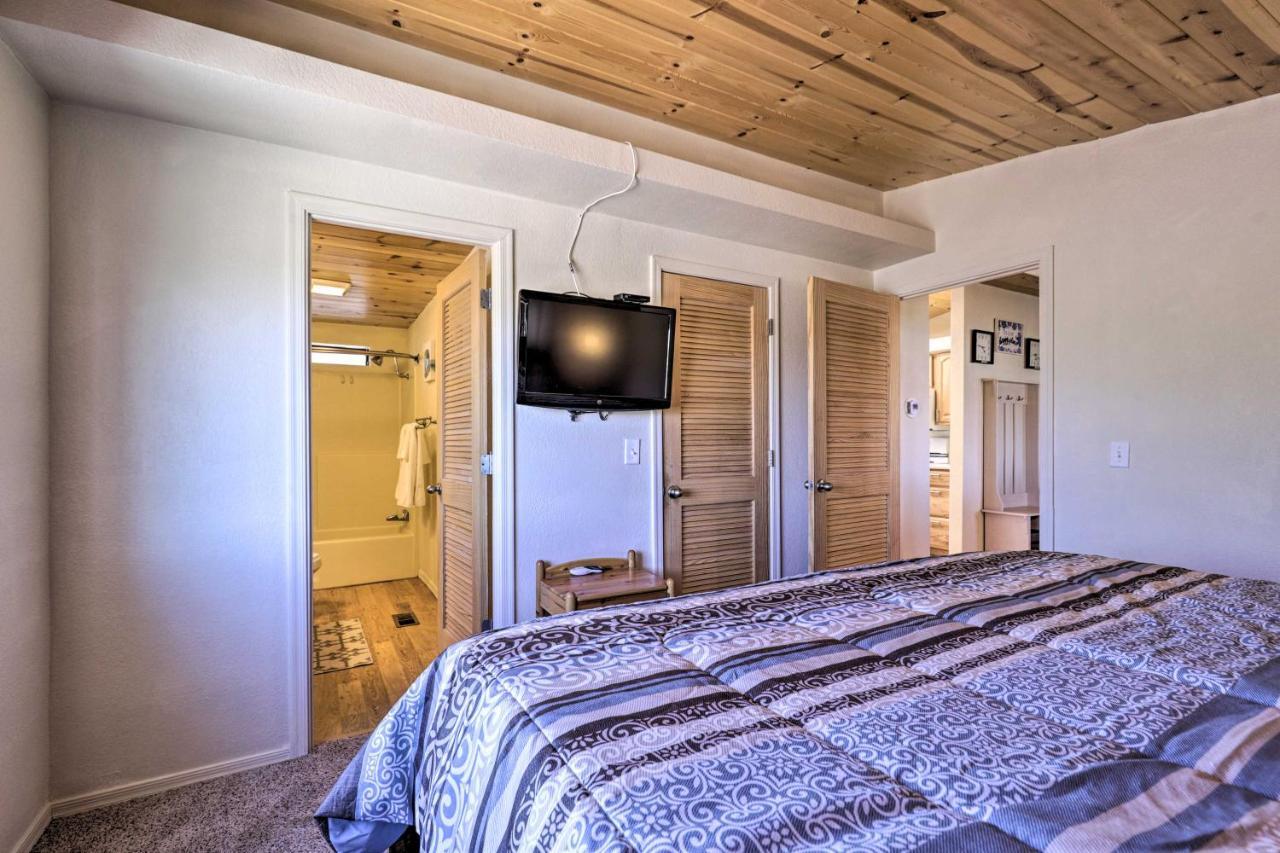 Rustic Bullhead City Retreat With Porch And Views エクステリア 写真