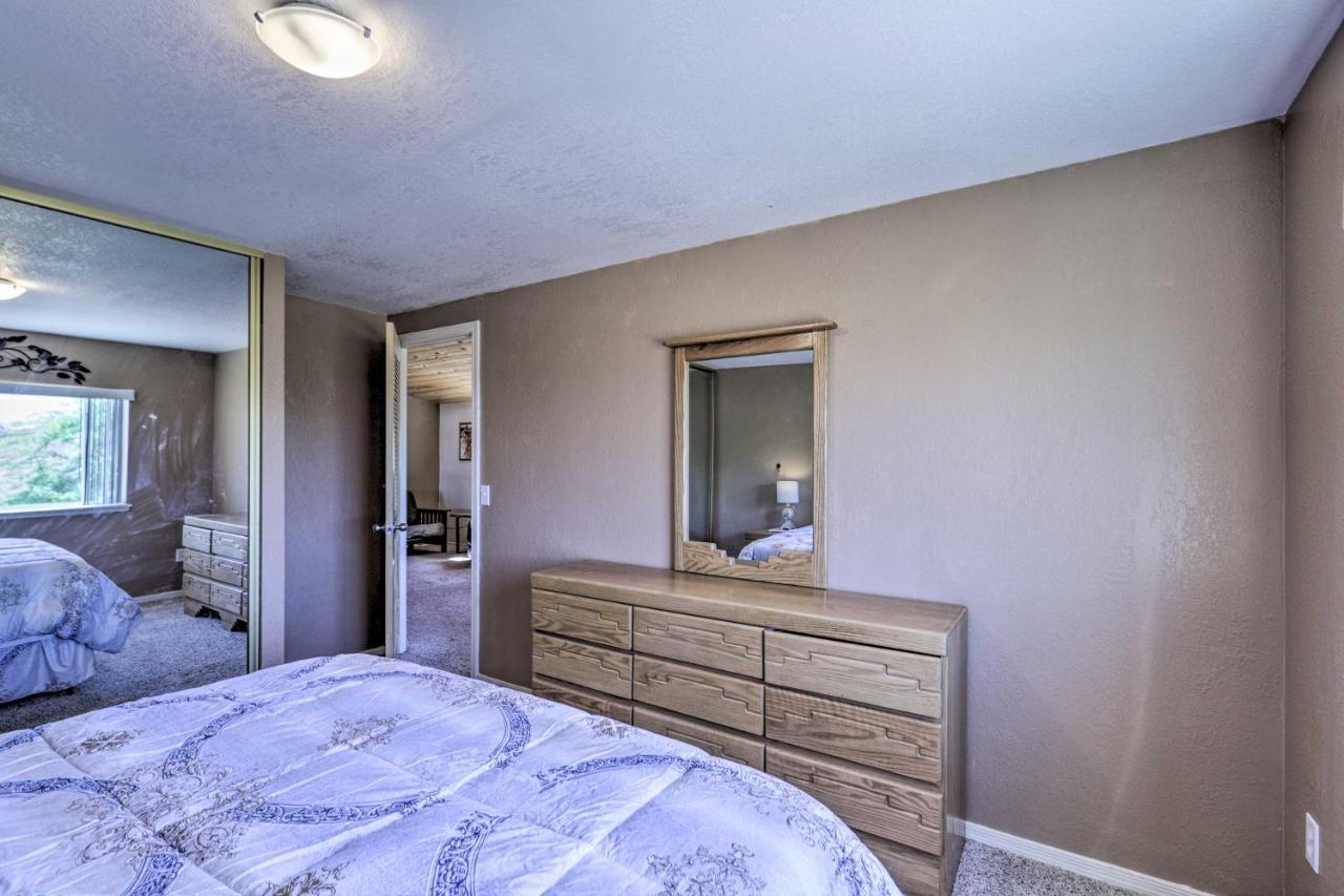 Rustic Bullhead City Retreat With Porch And Views エクステリア 写真
