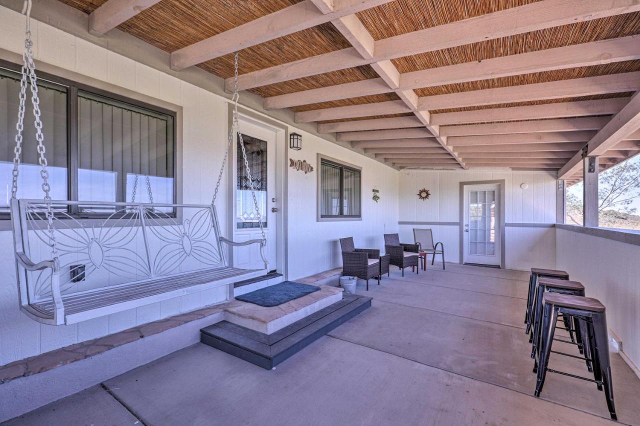 Rustic Bullhead City Retreat With Porch And Views エクステリア 写真